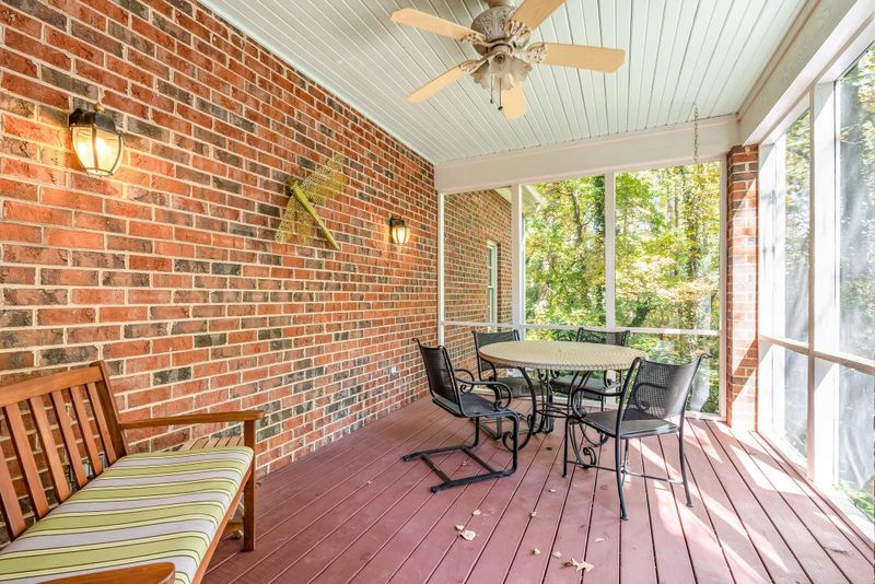 2012 Inverness Ct, Raleigh, NC 27615