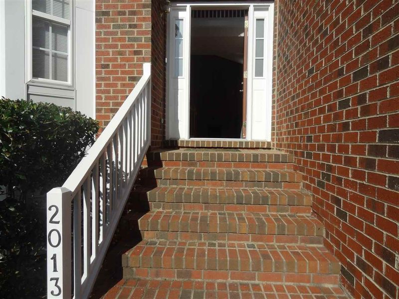 2013 Ambrose Park Ln, Cary, NC 27518