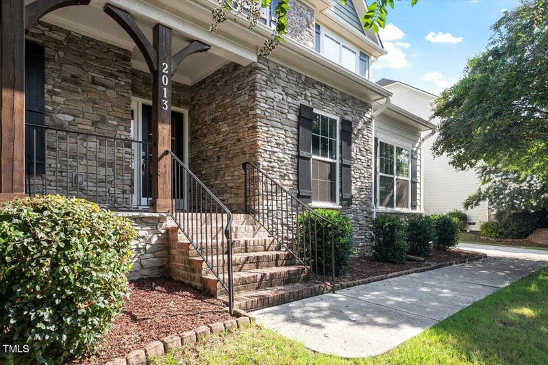 2013 Austin Pond Dr, Cary, NC 27519
