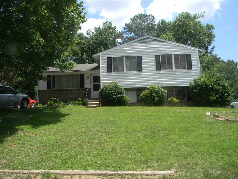 2013 Bowman Ln, Raleigh, NC 27610
