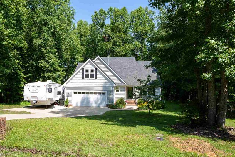 2013 Buckskin Dr, Clayton, NC 27520
