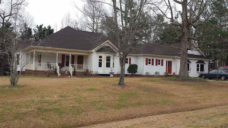 2013 Pine Bark Ln, Clayton, NC 27520