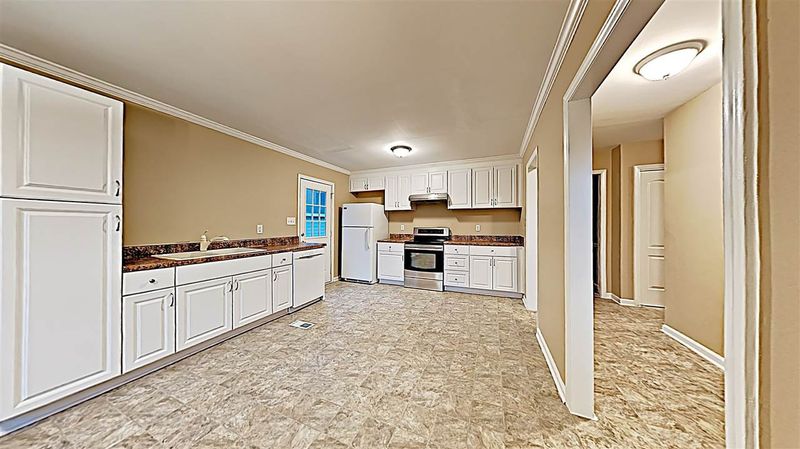 2013 Sterling Dr, Clayton, NC 27520