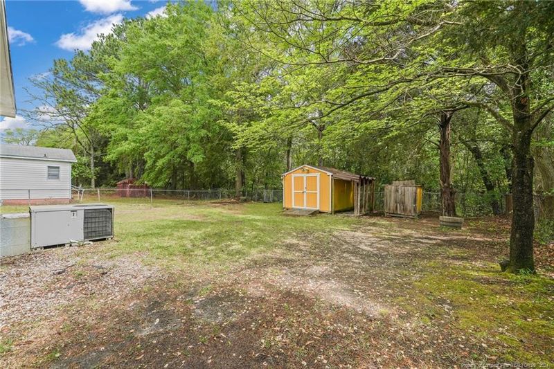 2014 Newark Ave, Fayetteville, NC 28301