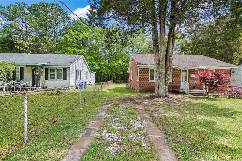 2014 Newark Ave, Fayetteville, NC 28301