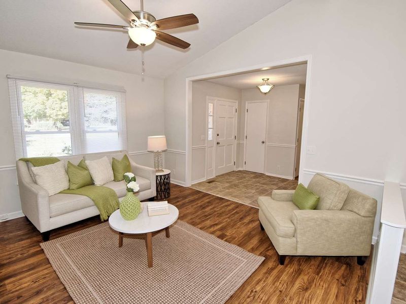 2015 Cardinal Acres Rd, Clayton, NC 27520
