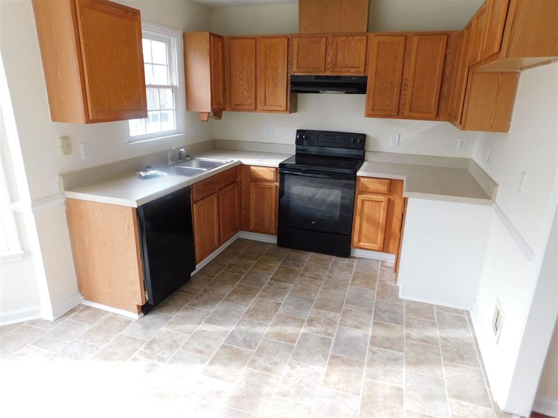 2015 Compacta Dr, Wendell, NC 27591