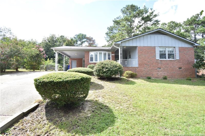 2015 Corrinna St, Fayetteville, NC 28301