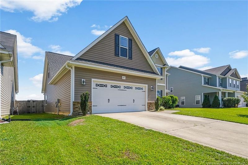 2015 Maitland Dr, Fayetteville, NC 28314