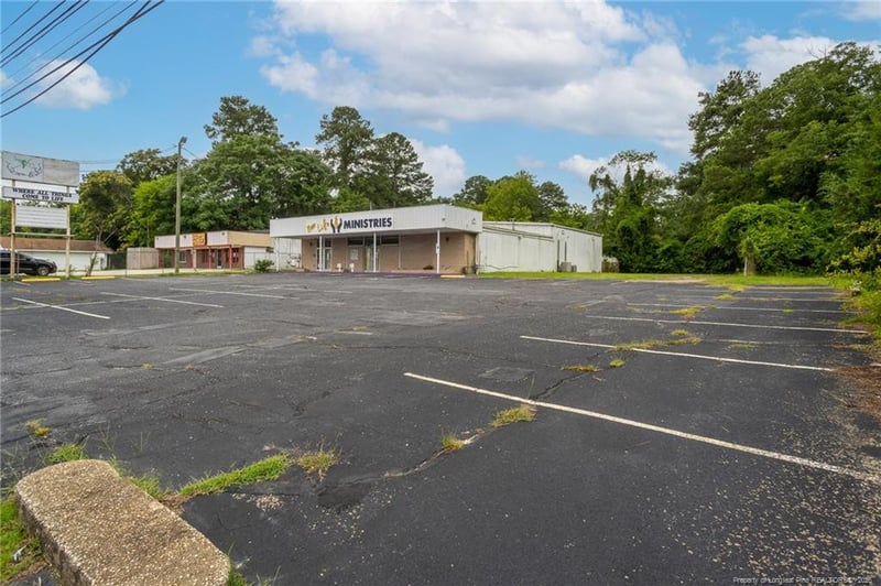 2015 Murchison Rd, Fayetteville, NC 28301