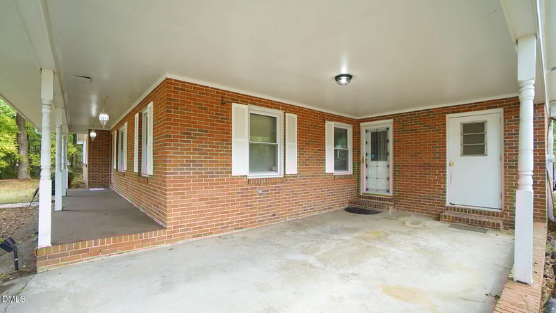 2015 Piney Plains Rd, Cary, NC 27518