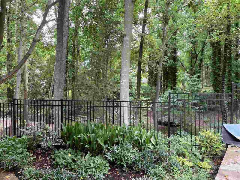 2016 Aurora Dr, Raleigh, NC 27615