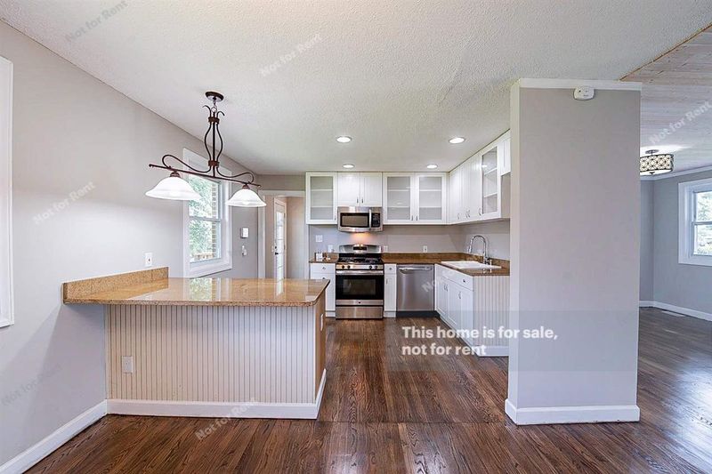 2016 Bowman Ln, Raleigh, NC 27610