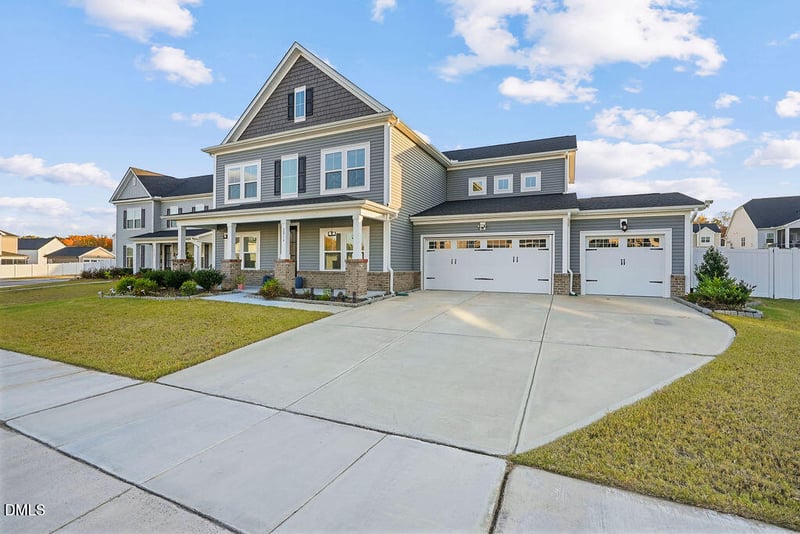 2016 Delaney Hills Ln, Fuquay Varina, NC 27526