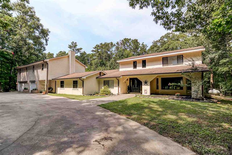 2016 Francis Dr, Clayton, NC 27527