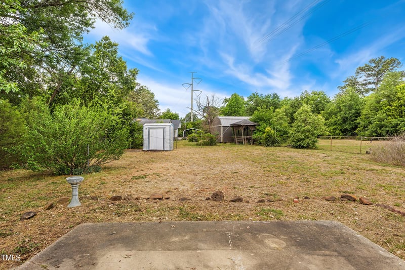 2016 Ireland Dr, Fayetteville, NC 28306