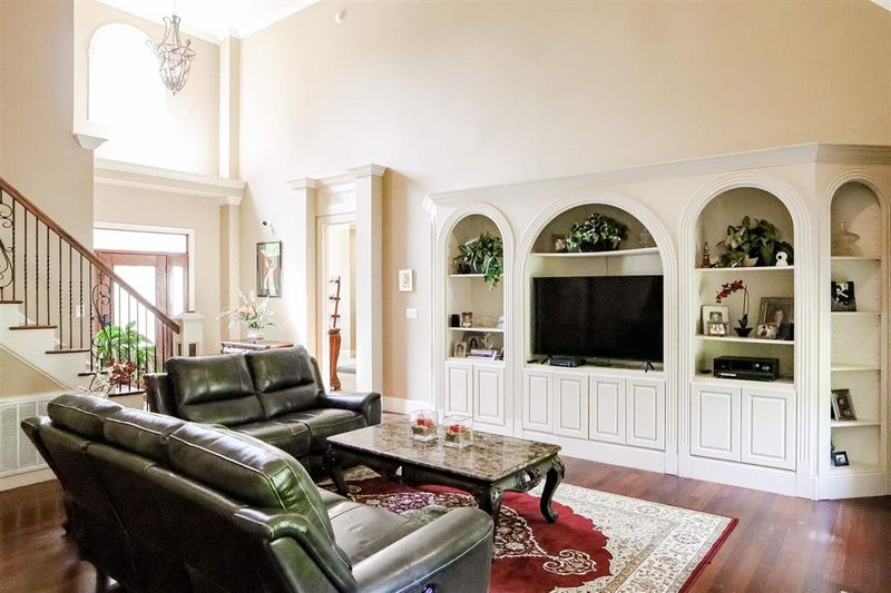 2016 Silverleaf Dr, Youngsville, NC 27596