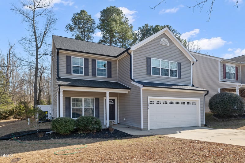 2016 Sterling Hill Dr, Fuquay Varina, NC 27526