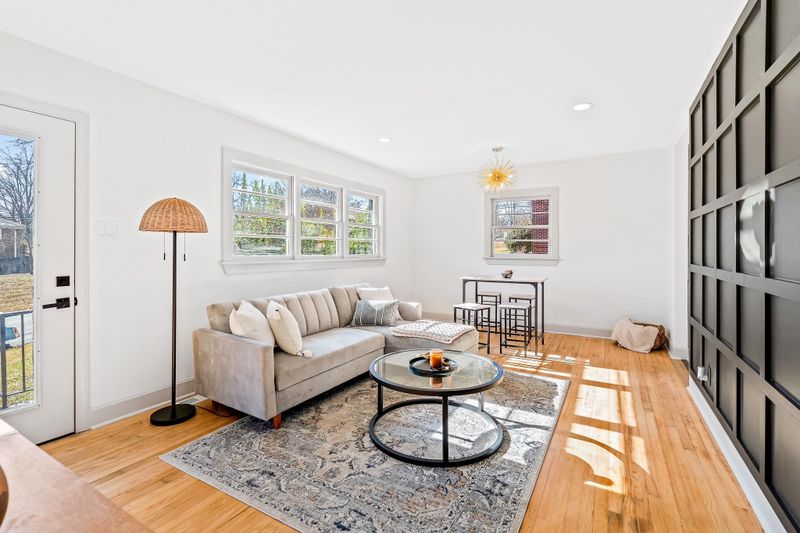 2016 Tryon St, Burlington, NC 27217
