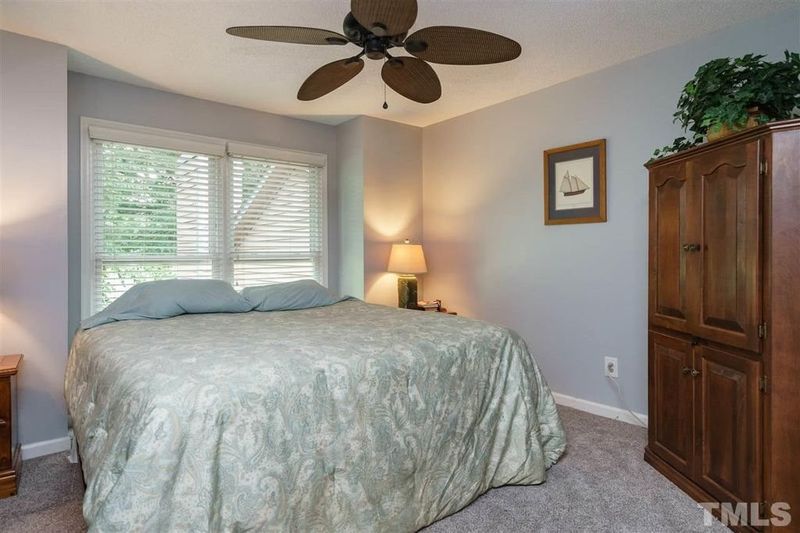 2016 Willow Hill Ln, Clayton, NC 27520