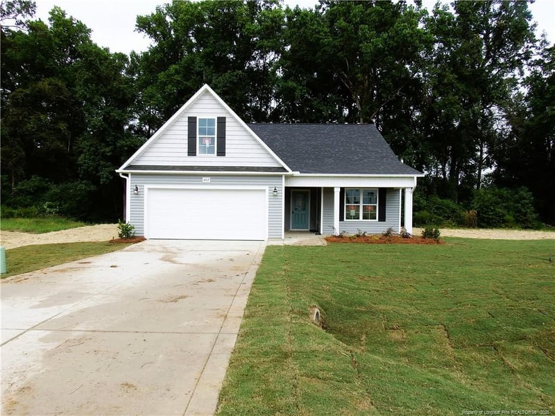 2017 Black Bear Ct, Hope Mills, NC 28348