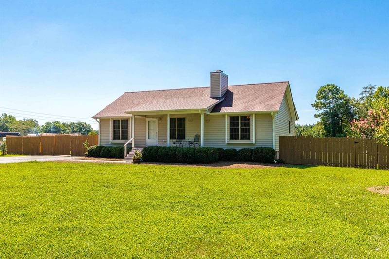 2017 Marsh Ct, Clayton, NC 27520