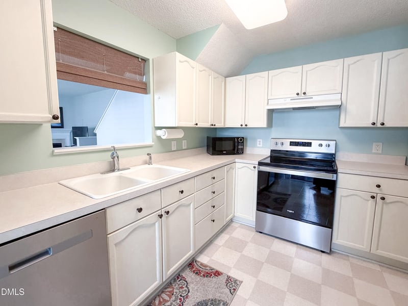 2017 Thornblade Dr, Raleigh, NC 27604