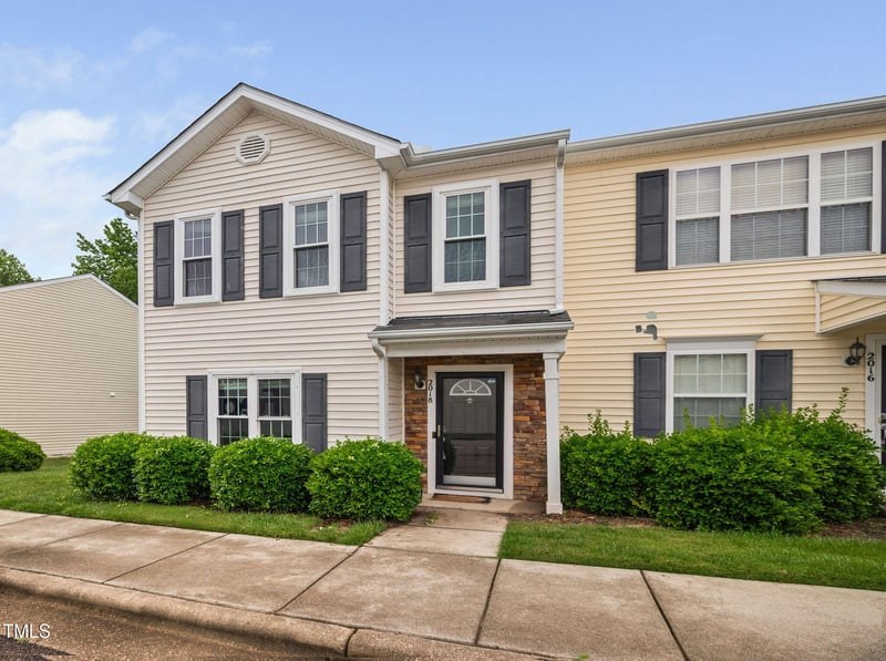 2018 Grassy Banks Dr, Raleigh, NC 27610