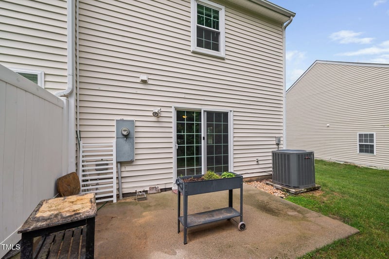 2018 Grassy Banks Dr, Raleigh, NC 27610