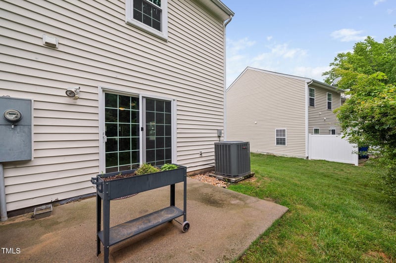 2018 Grassy Banks Dr, Raleigh, NC 27610