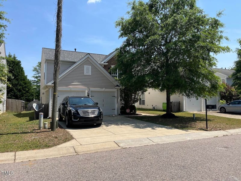 2018 Groundwater Pl, Raleigh, NC 27610