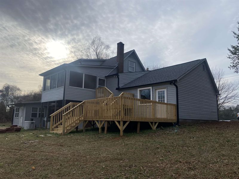 2018 S Main St S, Graham, NC 27253