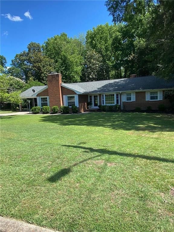 2018 Nottingham Ln, Burlington, NC 27215