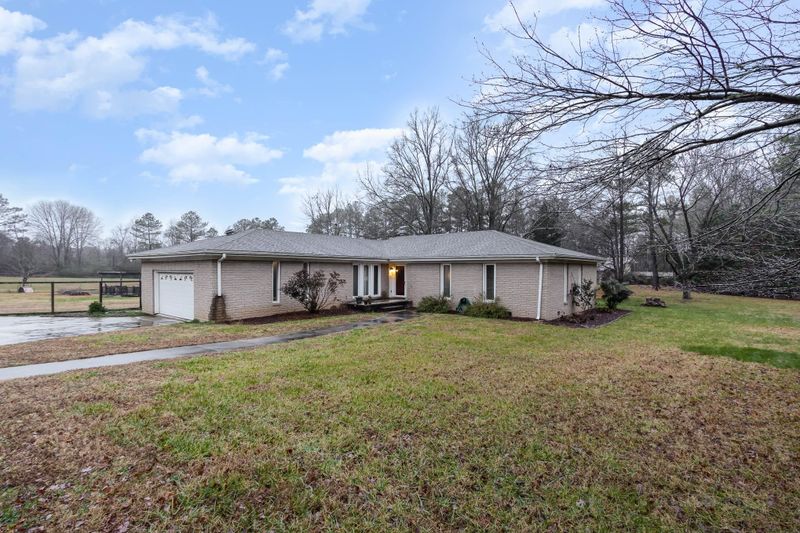 2018 Panoramic Dr, Durham, NC 27703