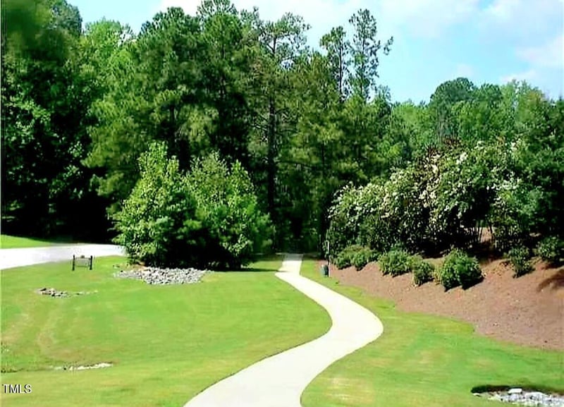 2018 Remington Oaks Cir, Cary, NC 27519