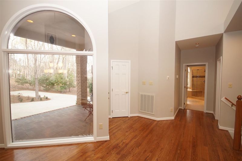 2019 Oakton Dr, Raleigh, NC 27606