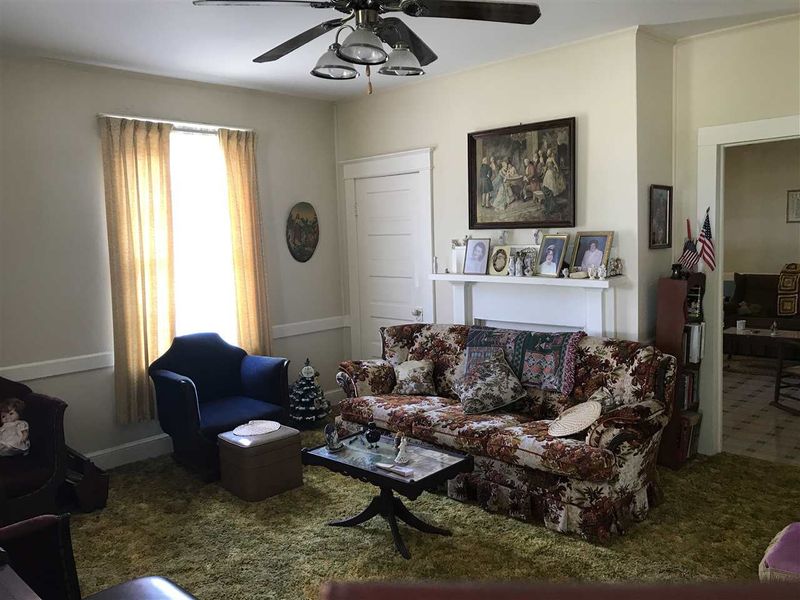 202 N 10th St, Erwin, NC 28339