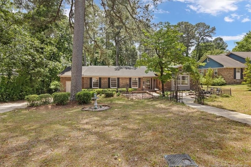 202 Andover Rd, Fayetteville, NC 28311
