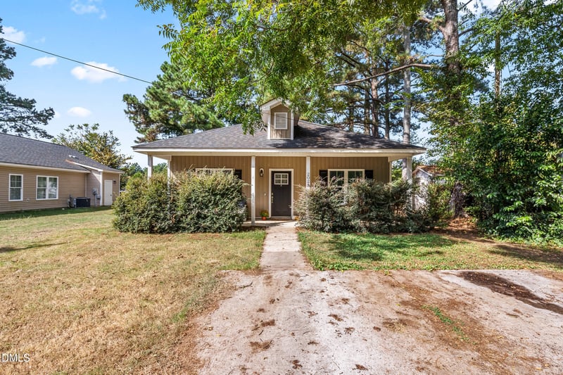 202 Austin St #A, Four Oaks, NC 27524