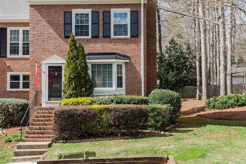 202 Bay Dr, Cary, NC 27511