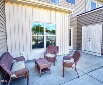 202 Beaconwood Ln, Holly Springs, NC 27540