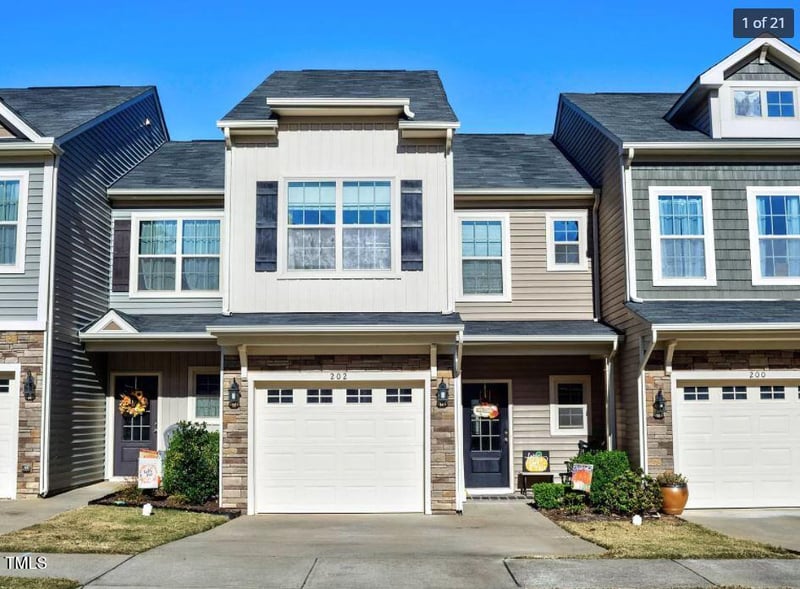 202 Beaconwood Ln, Holly Springs, NC 27540