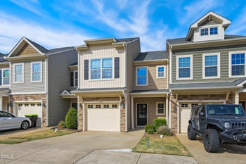 202 Beaconwood Ln, Holly Springs, NC 27540