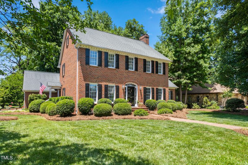 202 Brompton Ct, Burlington, NC 27215