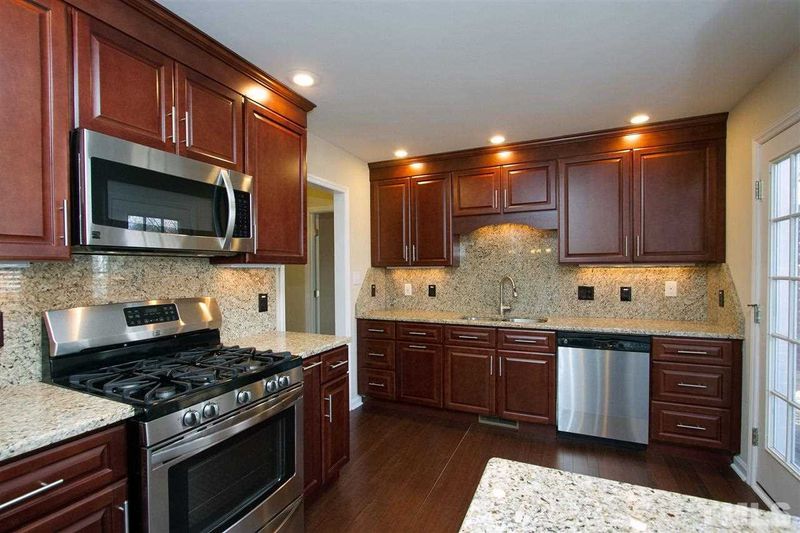 202 Cedarpost Dr, Cary, NC 27513