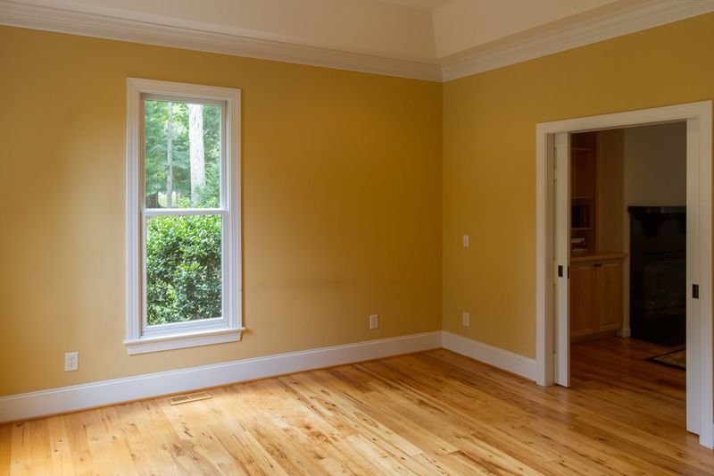 202 Colfax Dr, Chapel Hill, NC 27516
