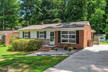 202 Crest Rd, Cary, NC 27513
