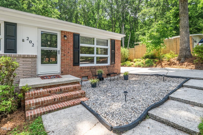 202 Crest Rd, Cary, NC 27513