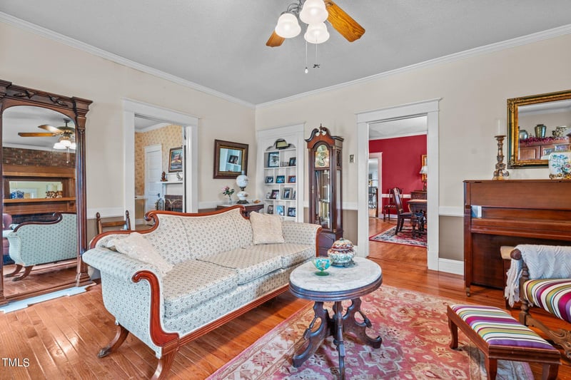 202 E D St, Erwin, NC 28334