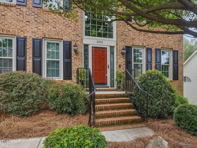202 Danton Dr, Cary, NC 27518
